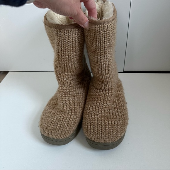 Airwalk Sweater Boots - Picture 4 of 14